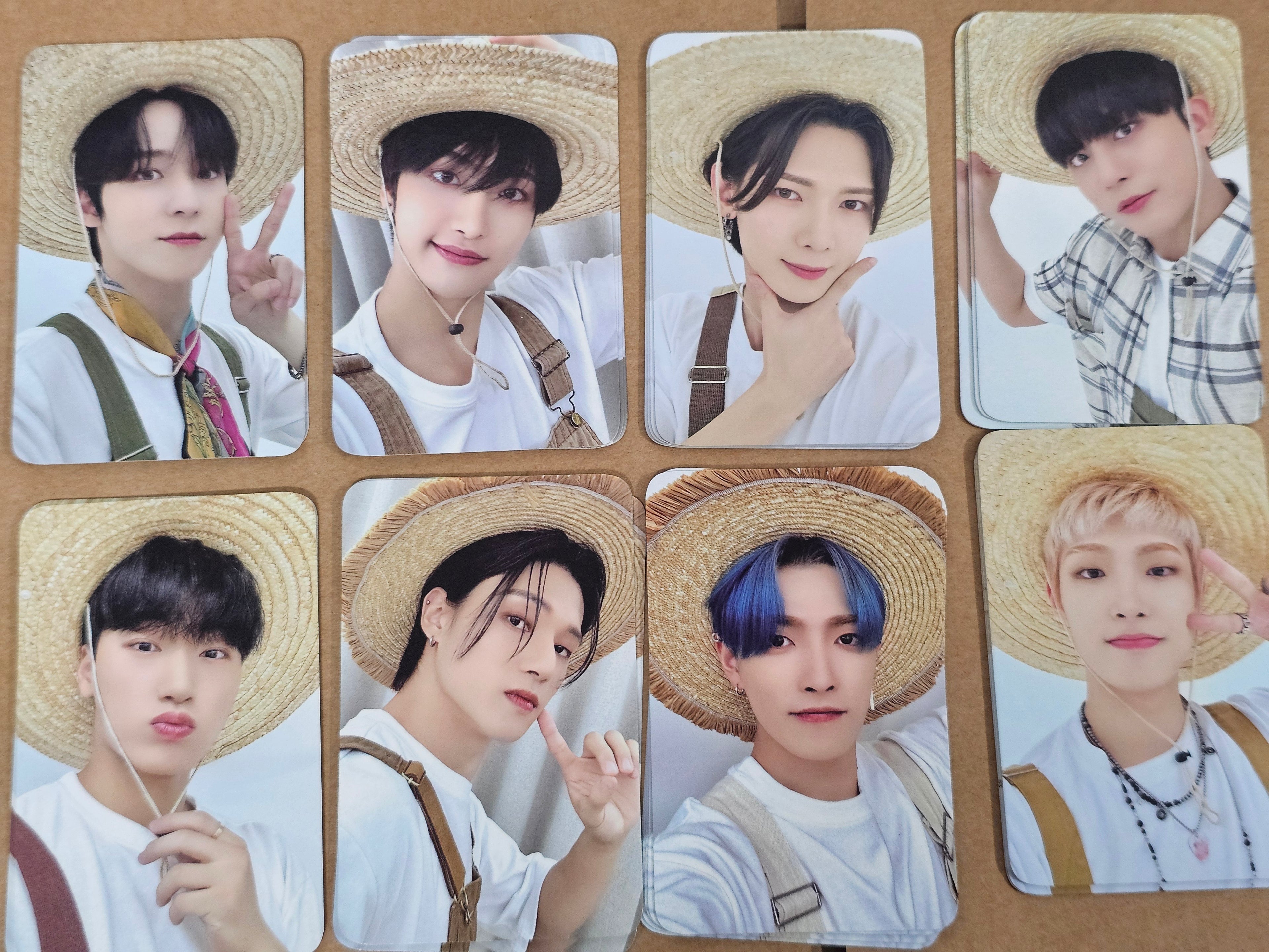 ATEEZ photocard (past event)