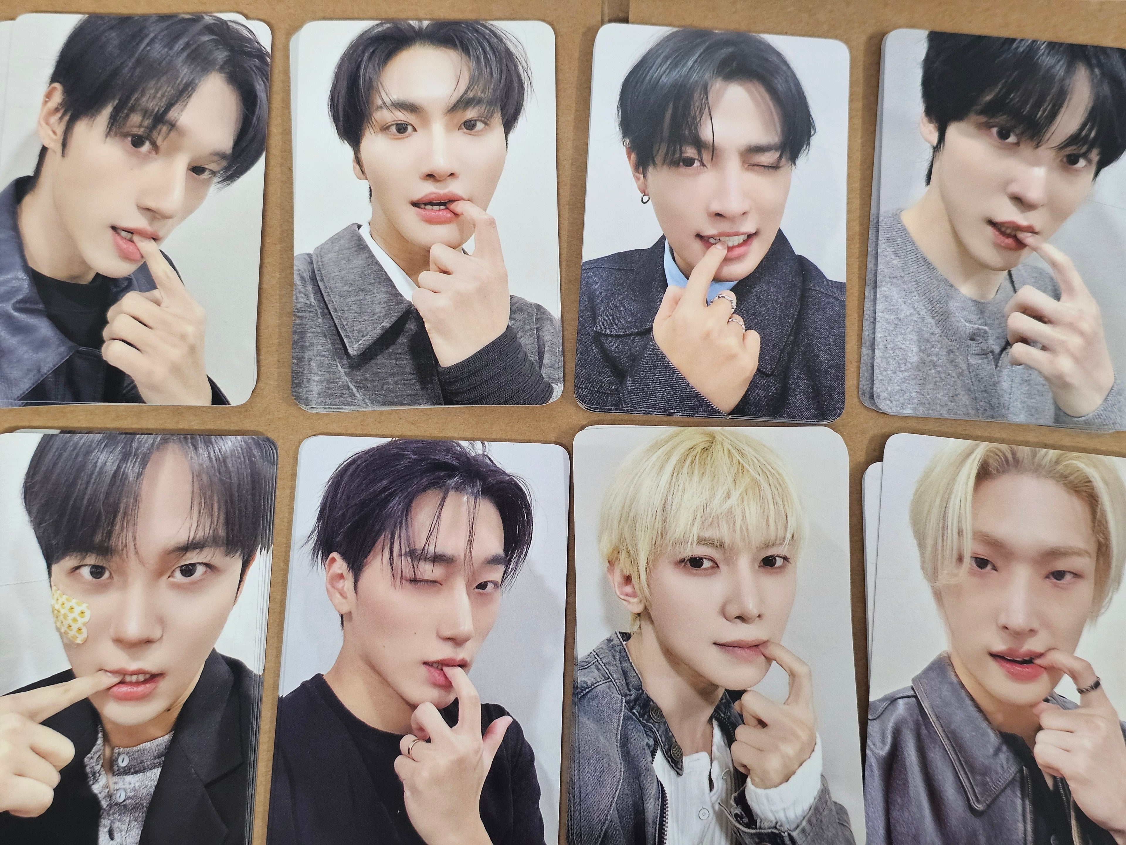 ATEEZ photocard (past event)